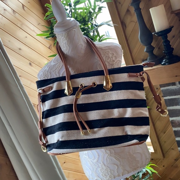 Imoshion Handbags - Nautical Stripe Canvas & Gold Accent Tote